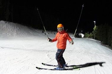 ¿Vale la pena esquiar de noche?