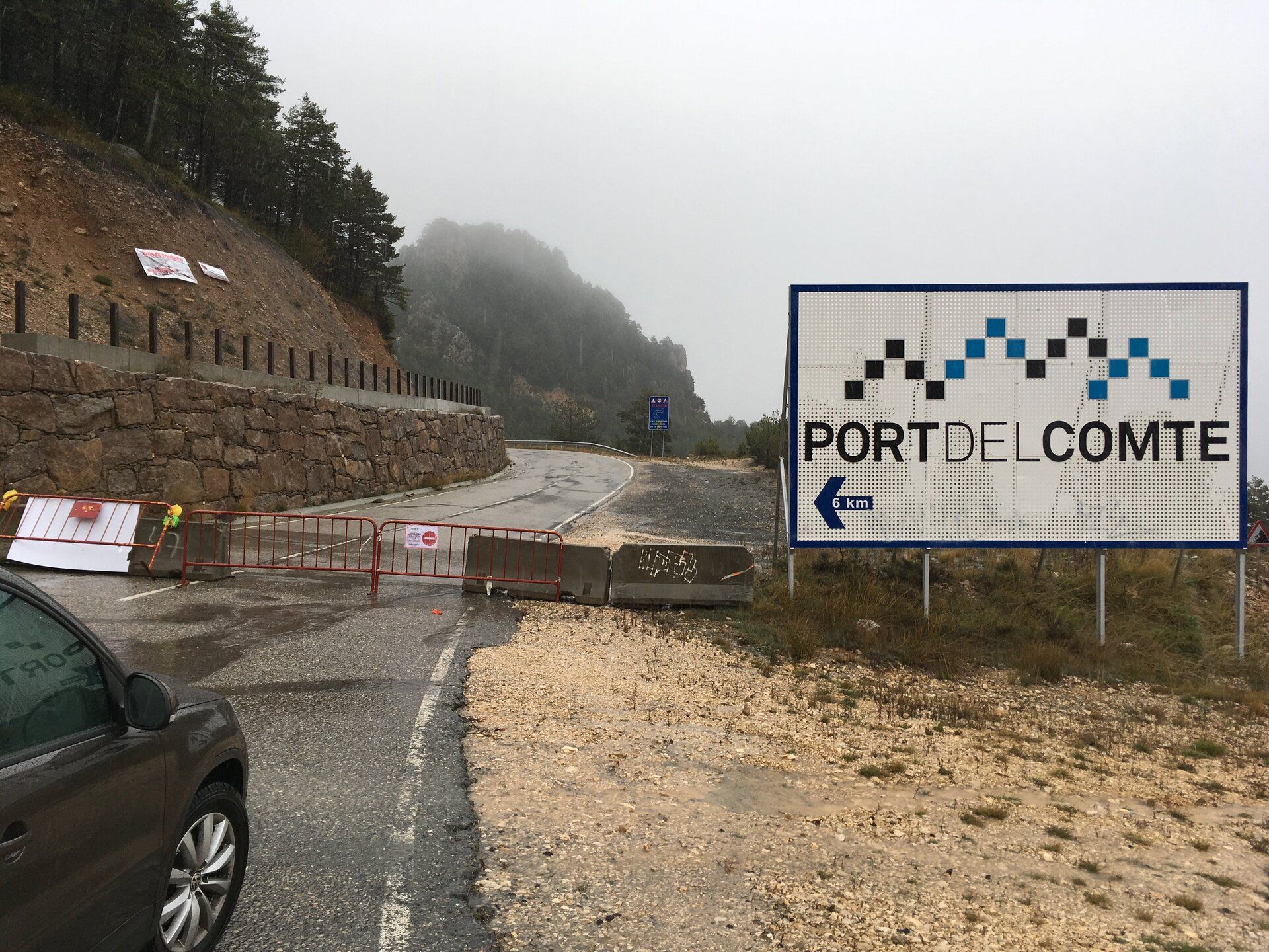 Cartel de entrada a la carretera del Port del Comte