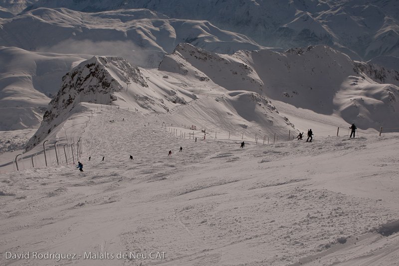 La pista Sarenne en el que va ser la zona esquiable d'estiu d'Alpe d'Huez a la glacera de la Sarenne