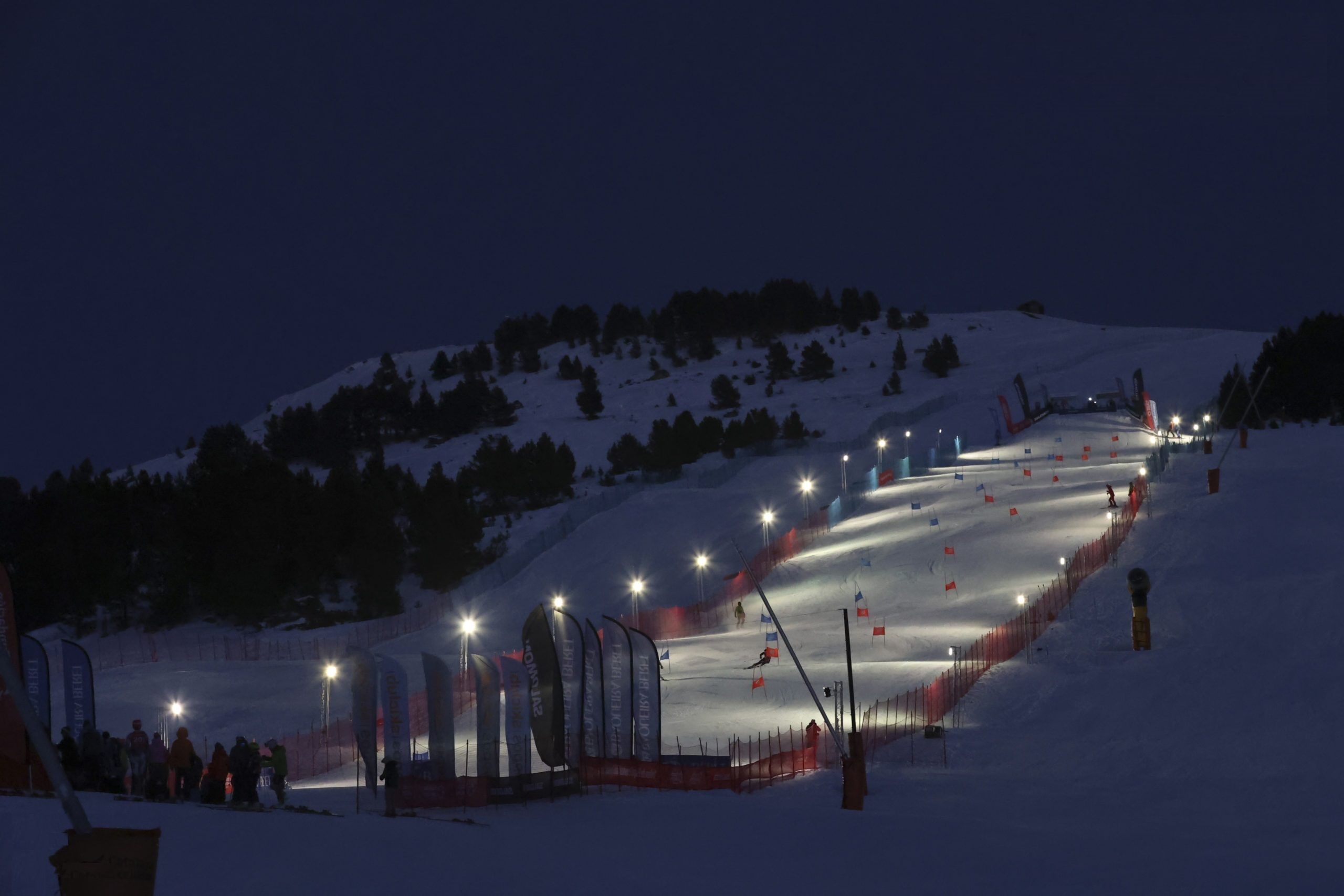 Stadium Beret iluminado para esquí nocturno