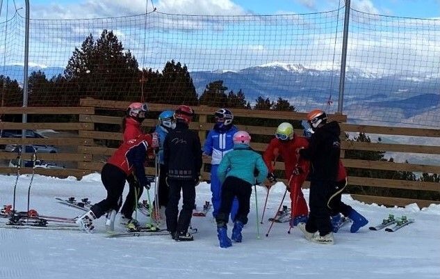 Formando futuros profesores de esquí