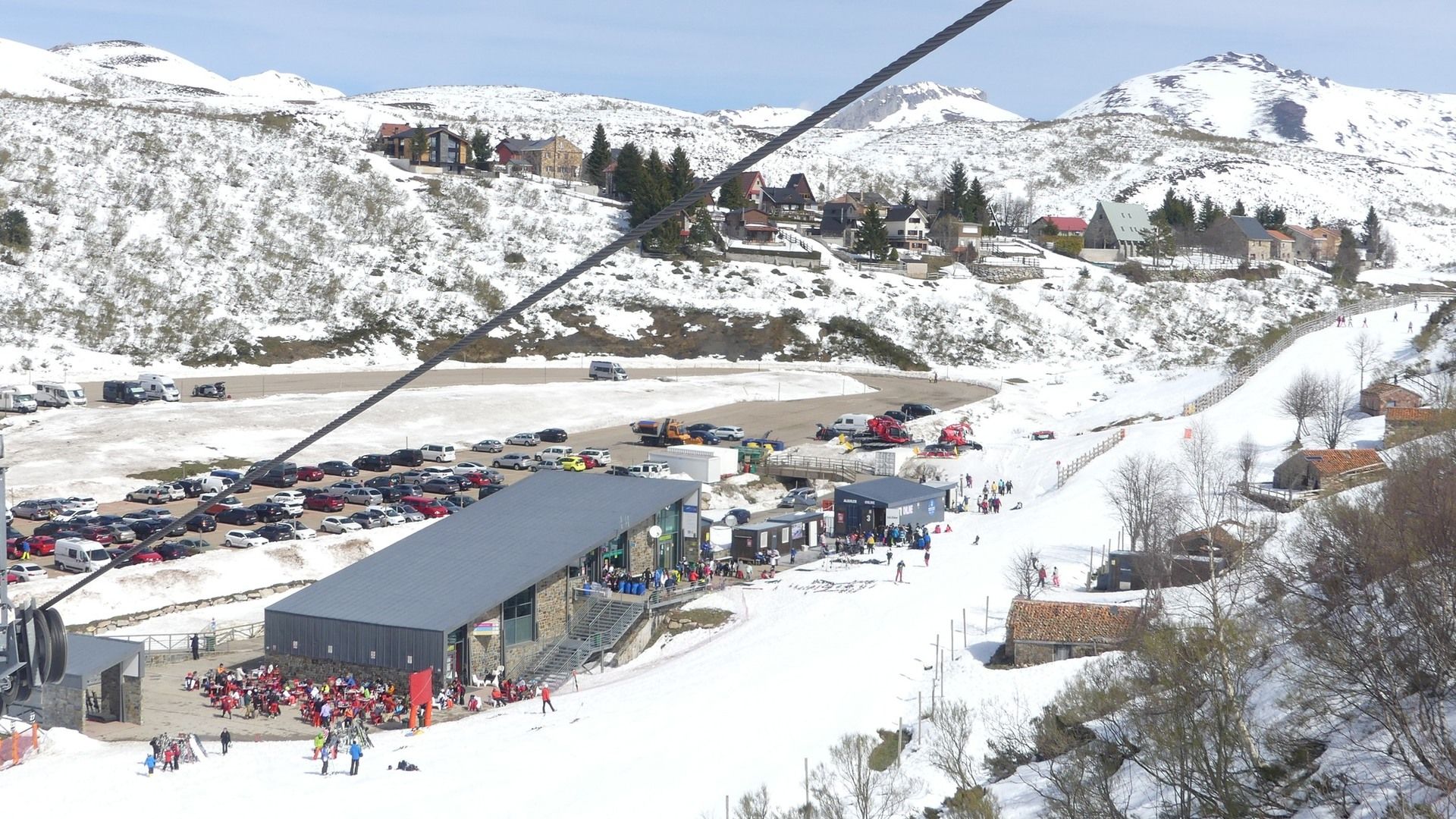 base de la estación de esquí de Fuentes de Invierno