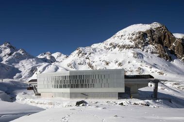 ¿Cuándo abren los glaciares de los Alpes y Noruega para esquiar en verano?