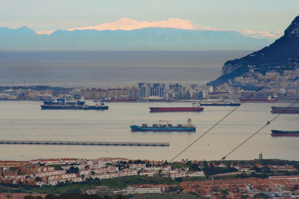 Sierra Nevada desde el Campo de Gibraltar. 