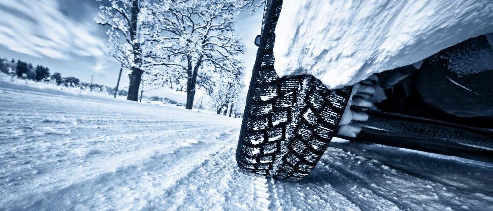 ¿Vale la pena llevar neumáticos de invierno?