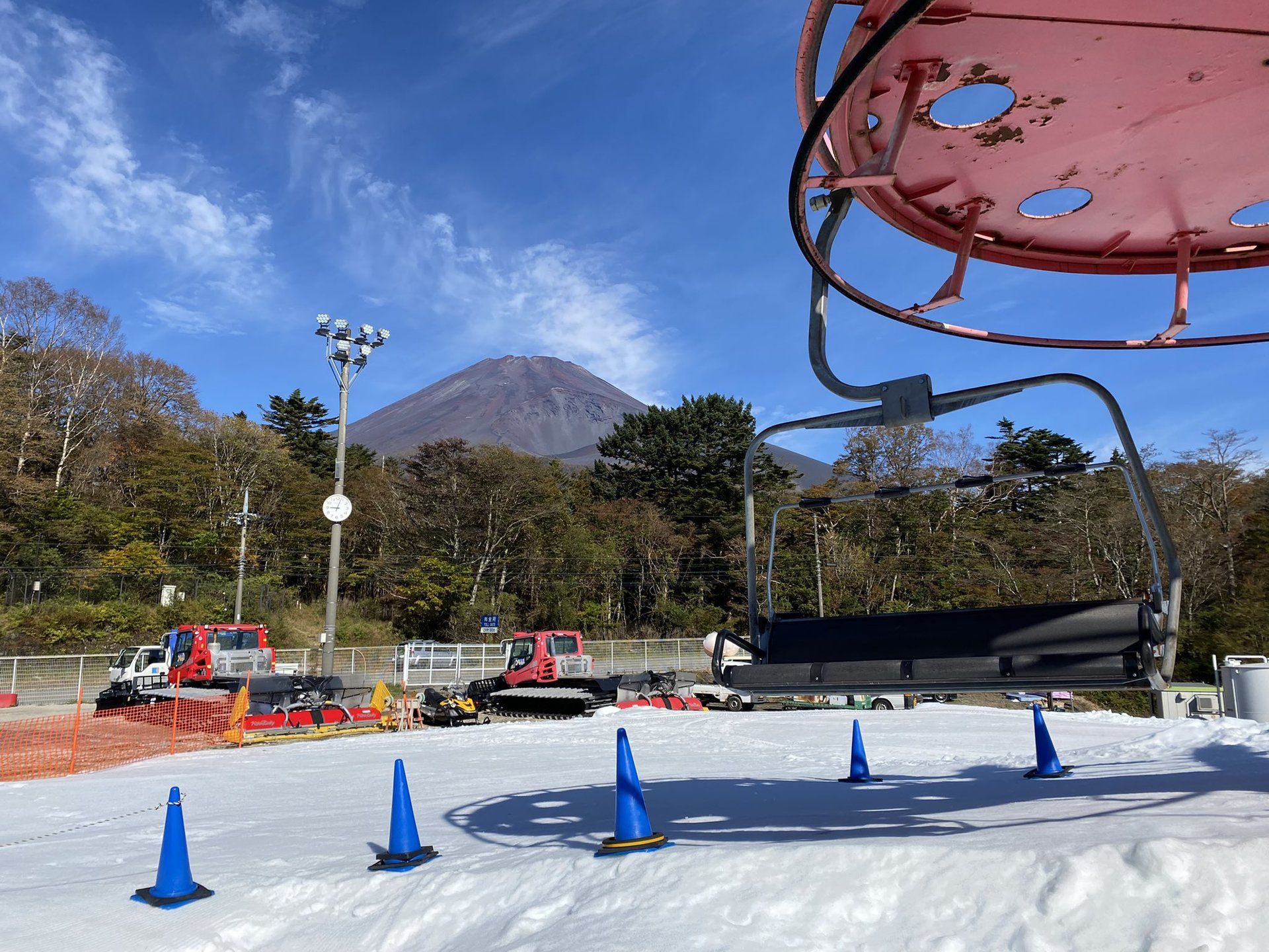 Dia inaugural temporada esqui 2022 en Yeti Resort (Japón)