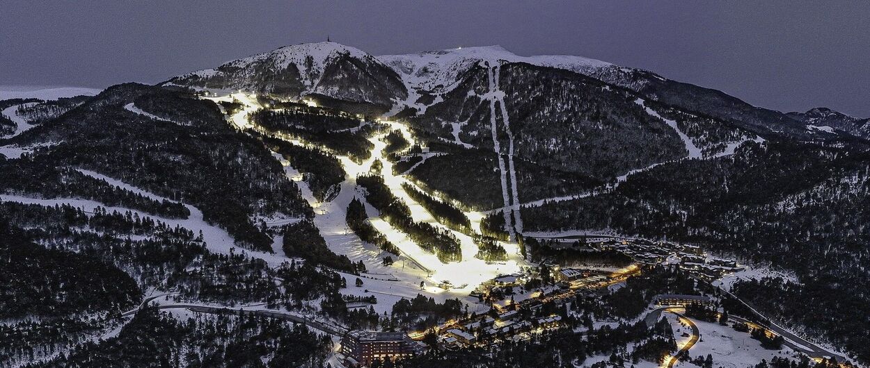 El esquí nocturno de Masella empieza con buena afluencia de esquiadores