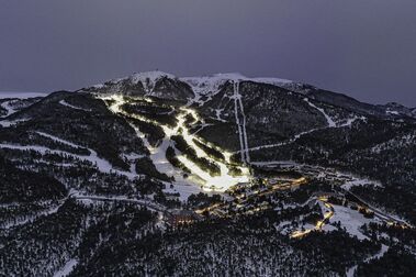 El esquí nocturno de Masella empieza con buena afluencia de esquiadores
