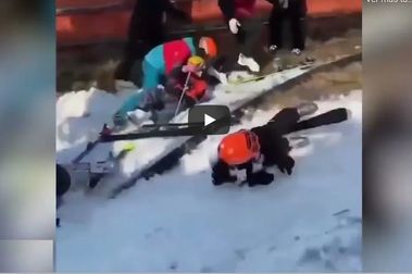 [Video] Telesilla en Corea del Sur se vuelve loco y obliga a saltar a los esquiadores