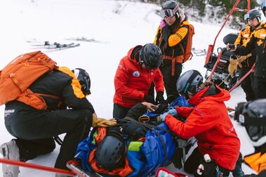 Simulacro de evacuación por accidente para la Copa del Mundo de esquí en Grandvalira