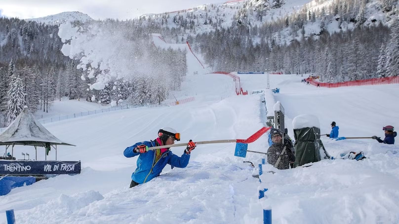 Demasiada nieve para el Super-G de Copa del Mundo de esquí femenino en Val di Fassa