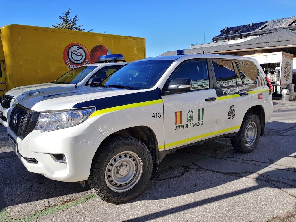 Vehículo Policia autonómica de Sierra Nevada