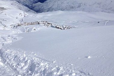 Cae Paquetón de Nieve en Los Tres Valles