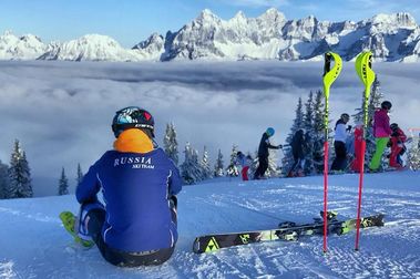 La FIS mantiene el veto a los esquiadores y esquiadoras de Rusia y Bielorrusia
