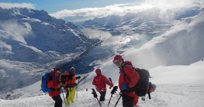 ¡Esquiar en las islas Lofoten de Noruega, un sueño a tu alcance!