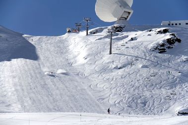 Sierra Nevada abre la temporada con más pistas de esquí de las previstas