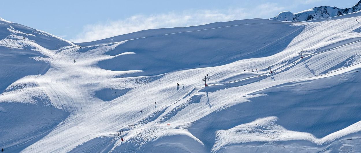 5 forfaits del Pirineo francés para esquiar ahorrando dinero en la Purísima