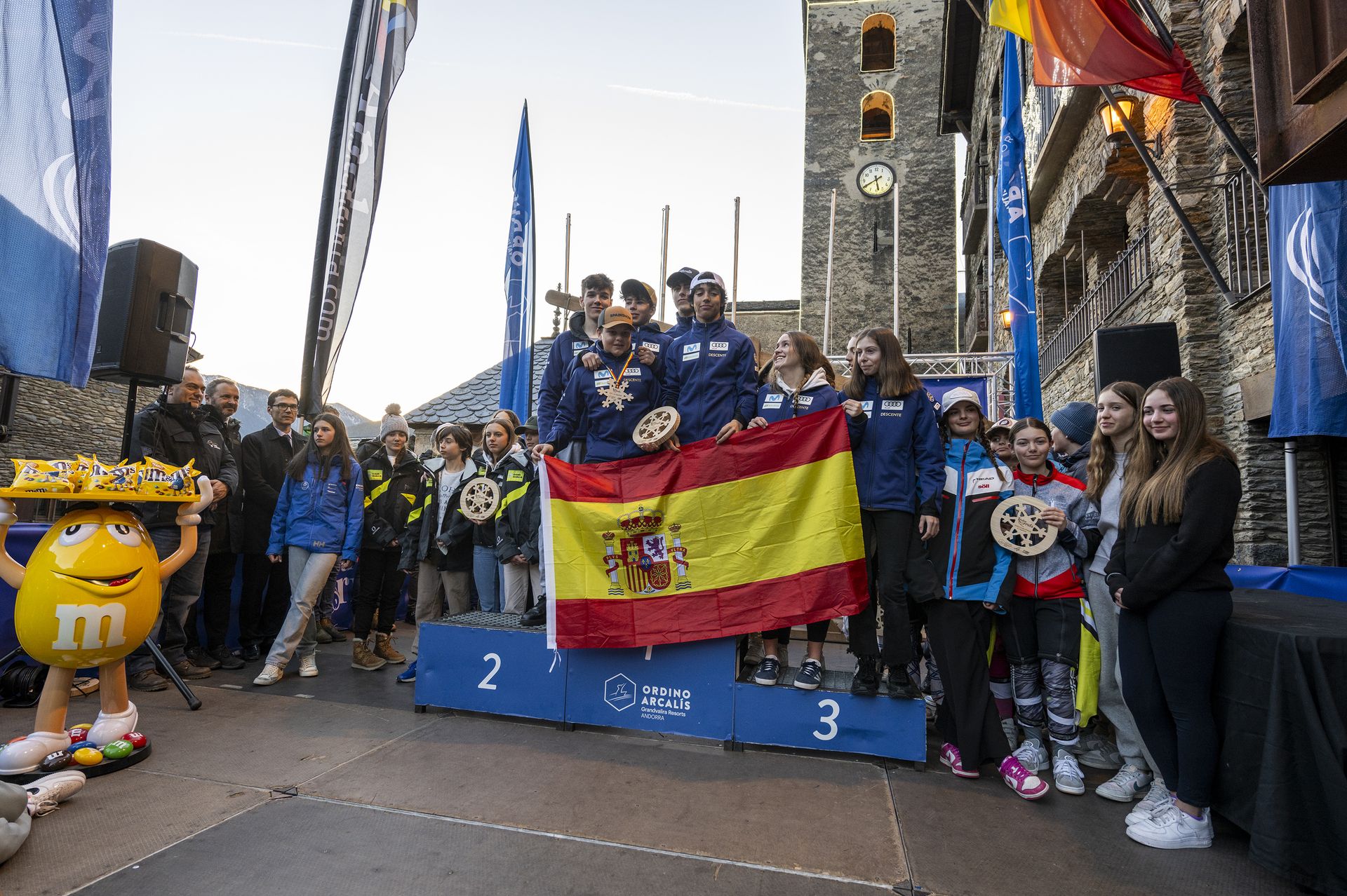 España vuelve a ganar el Trofeu Borrufa de esquí con 12 medallas