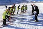 Casi 900 escolares se estrenan en el esquí en Sierra de Béjar