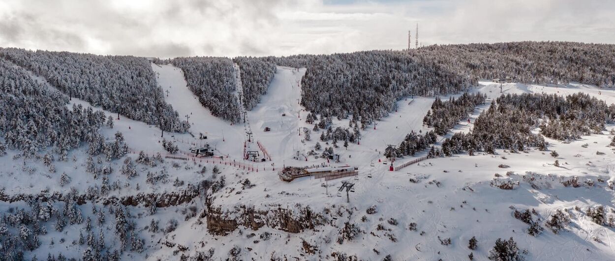 Valdelinares adelanta el cierre de su temporada de esquí y supera su media de días abierta