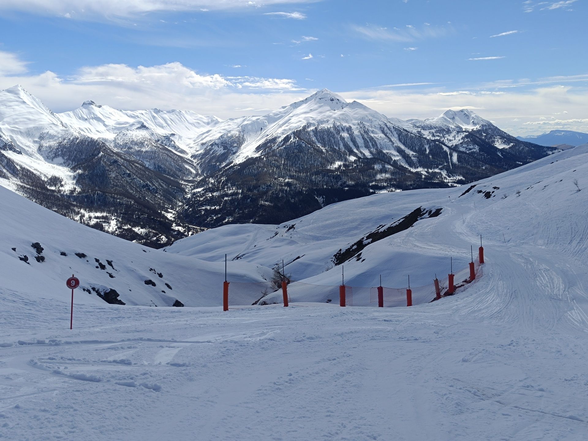 Grandioso día de esquí con pistas muy variadas, nos gustó mucho la estación