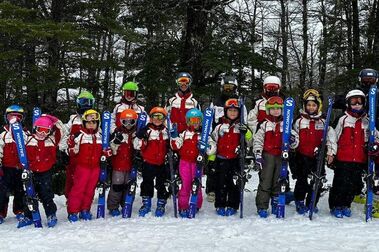 38 niños aprenden a esquiar gracias a programa escolar de Puyehue