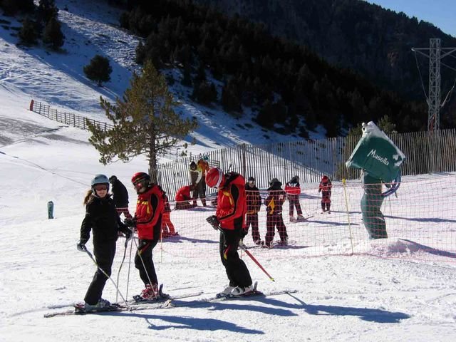 Esquiadores en Masella