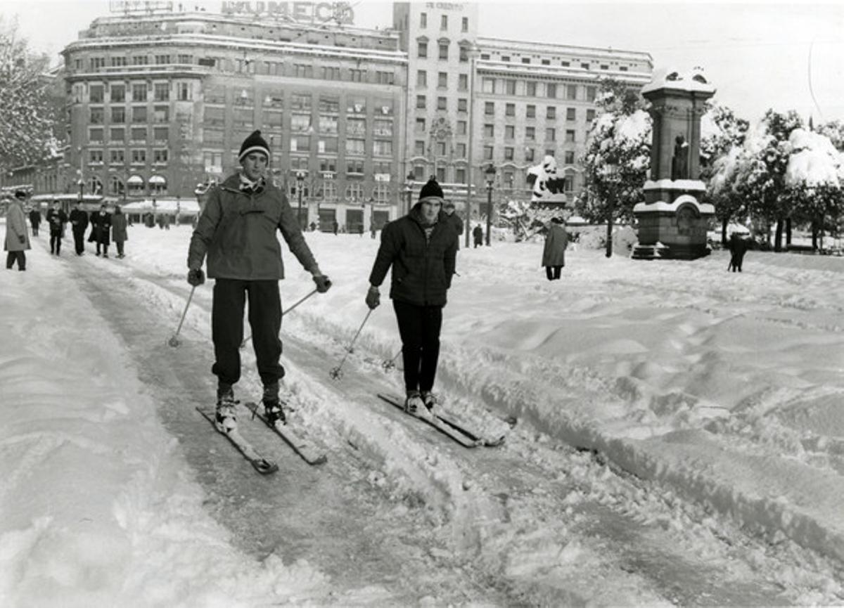 Esquiando en la nevada de Barcelona de 1962