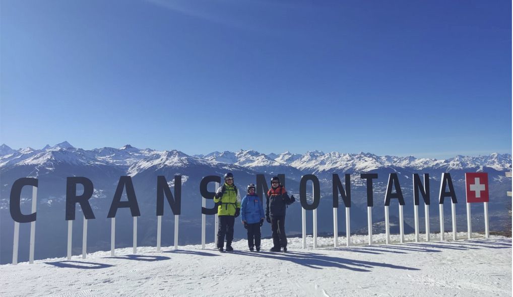 Desde Crans Montana se visualizan 17 montañas de más de 4000  en fila, en la foto, de la Dent Blanche (4.357 m) al Mont Blanc (4.808 m.), es algo impresionante.