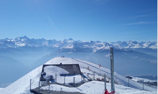 Vista desde el Cry d’Er, con el Weisshorn (4506 m), el Zinalrothorn (4221 m), el Matterhorn o Cervino (4478 m) y la Dent Blanche (4357 m)