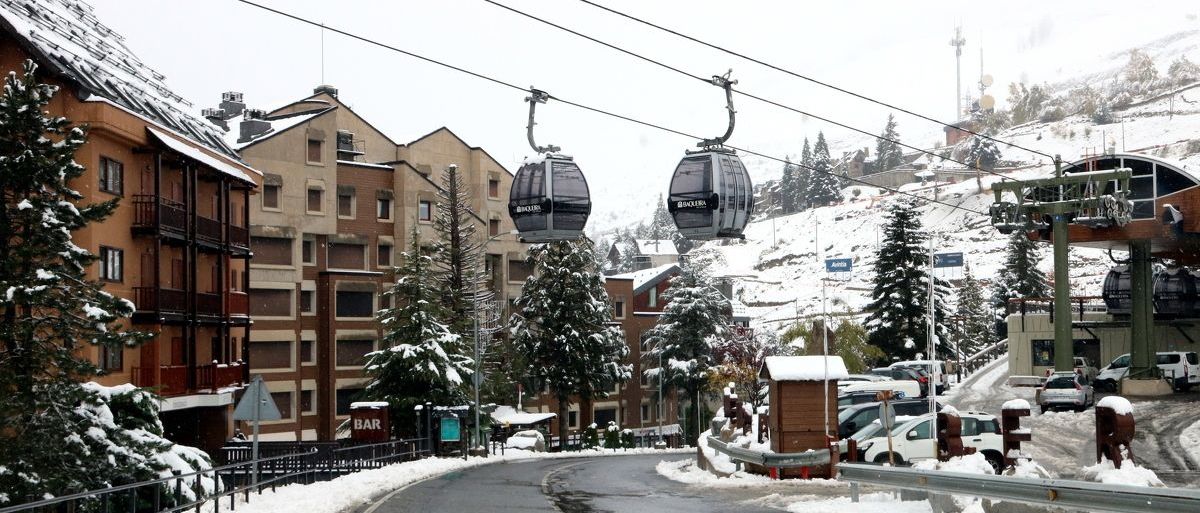 Generalitat y Val d'Aran buscarán reducir los atascos a la estación de esquí de Baqueira Beret