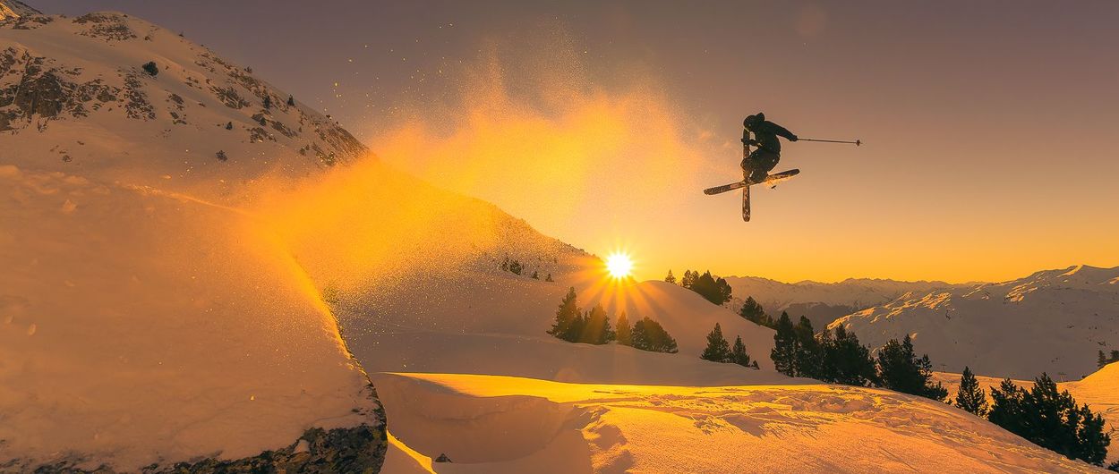 Premio ganador para esta preciosa imagen de un salto de esquí en Baqueira Beret