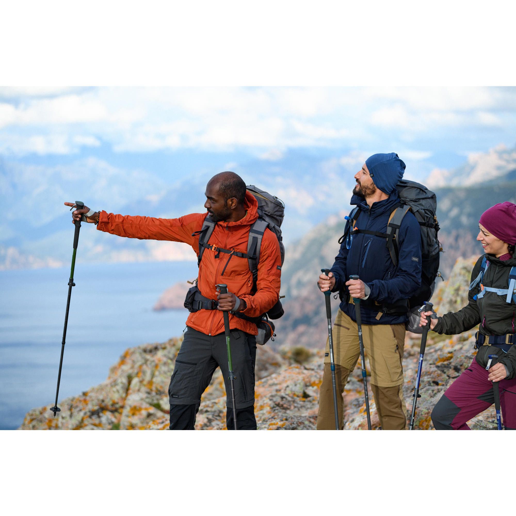 Plumífero de montaña y trekking con capucha Mujer Forclaz MT100