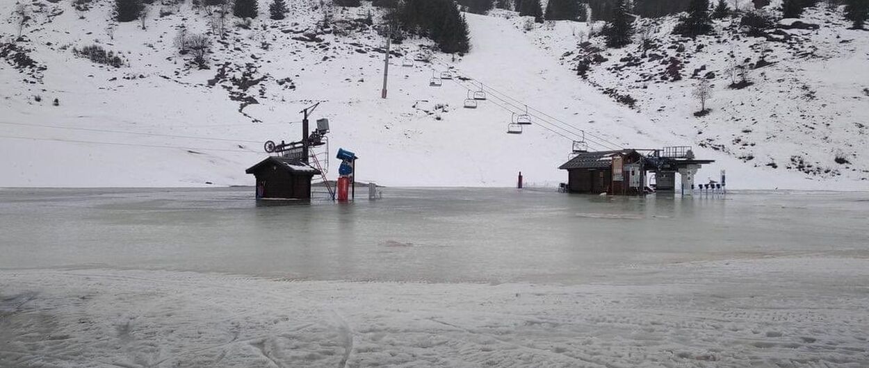 La estación de esquí de Praz-de-Lys-Sommand inundada por fuertes lluvias