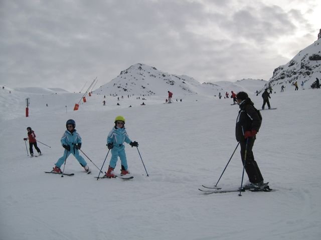 Esquiador infantil en una pista de Aragón