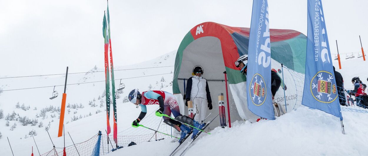 Albert Ortega y Blanca Bagaria, campeones de España de esquí en Slalom Gigante
