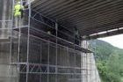 Reparación de un puente en Cerler
