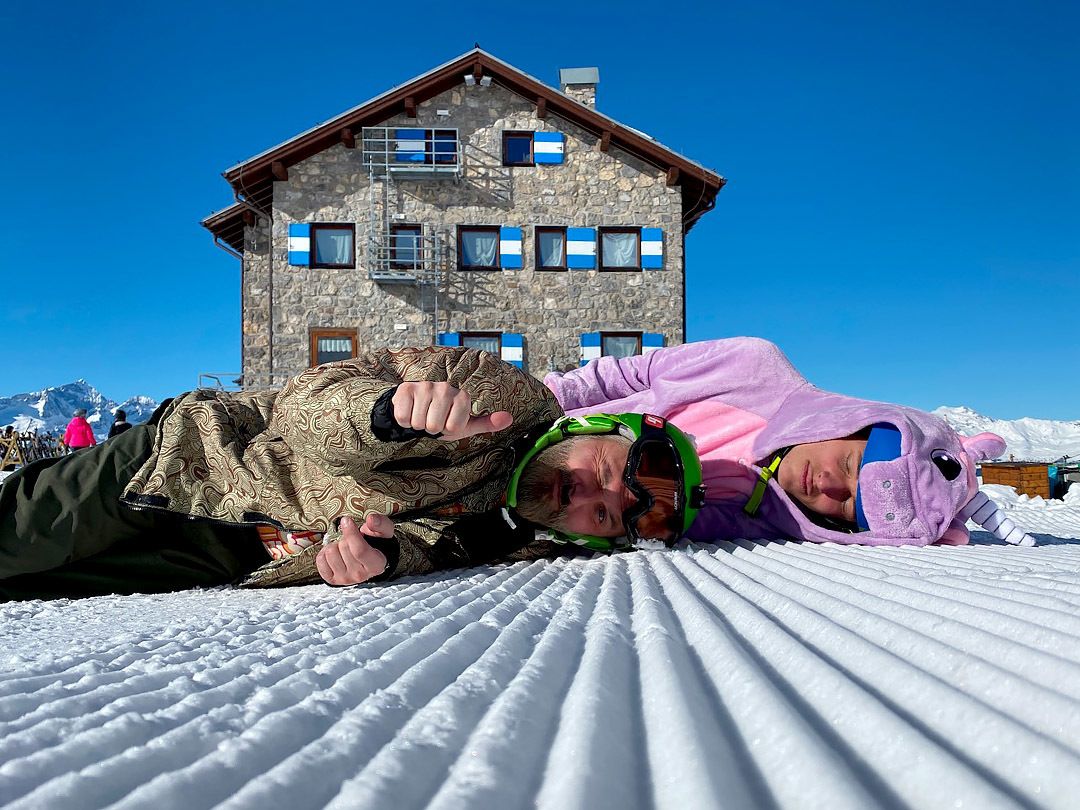 Las selfies en la nieve, si es posible que sean con un punto de originalidad (Foto: Blog Skitude - Autor: Kusiol).