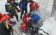 Con el sistema Wolfhound sacan vivo a un hombre enterrado en la nieve durante casi 3 horas
