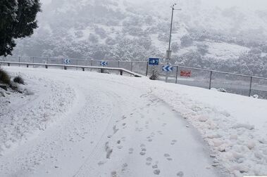 La isla de Mallorca recibe una intensa nevada a cotas bajas
