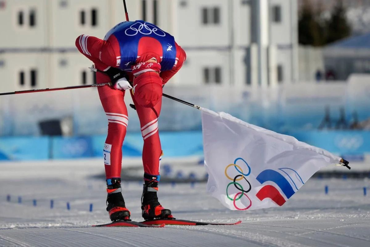 Esquiador ruso de fondo