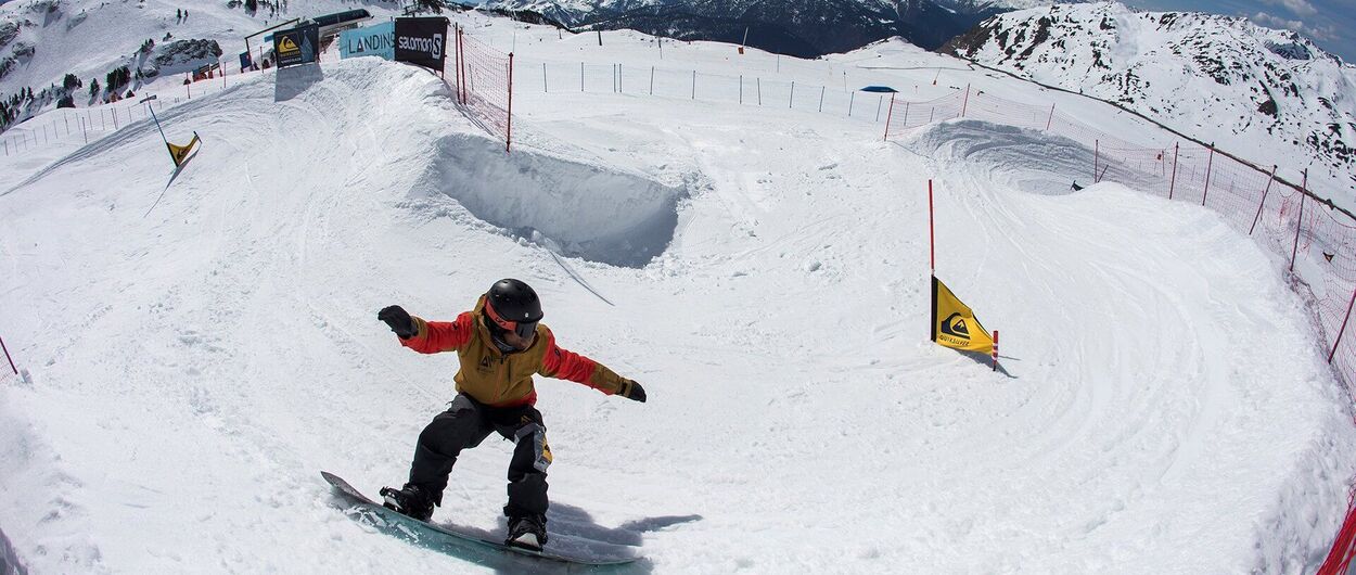 III Landing Snowboard Banked Slalom en Baqueira Beret