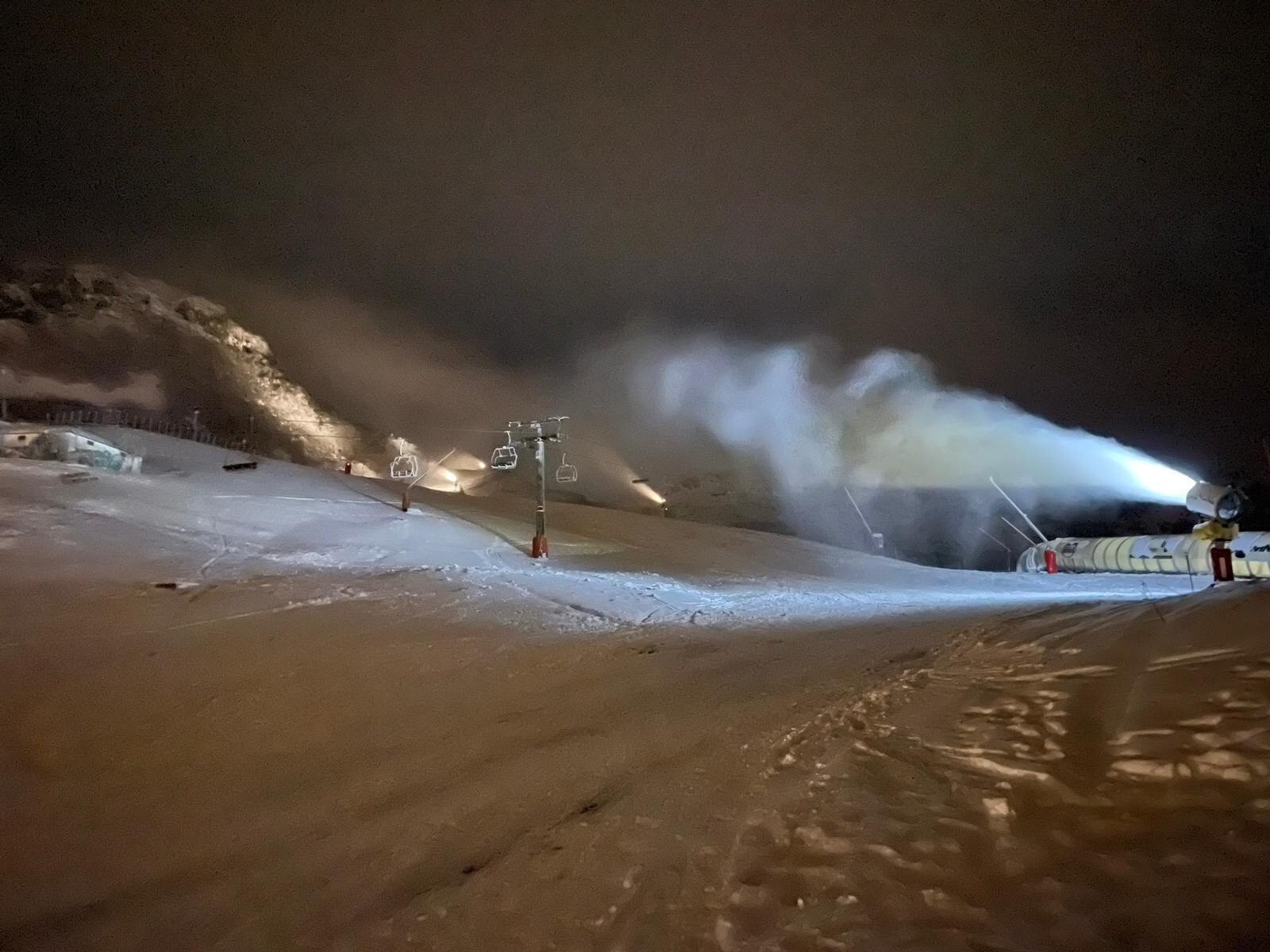 Cañon de nieve artificial en Valgrande Pajares