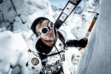 Andrzej Bargiel subirá y bajará el Everest con esquís y sin oxígeno artificial