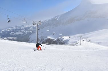 Glacier 3000 abre su temporada de esquí más temprana en más de 20 años