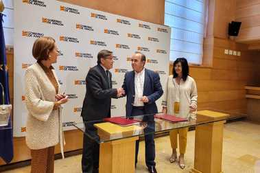 Firmado el acuerdo para financiar el telecabina entre Astún y Candanchú