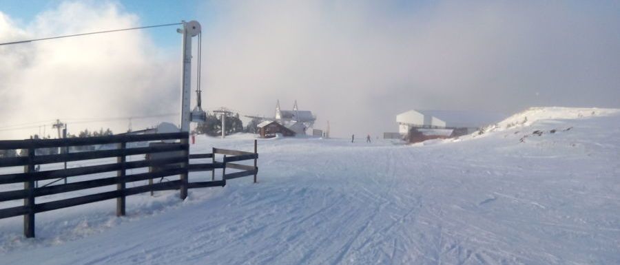 Abriendo la temporada de esquí en Ax-3-Domaines