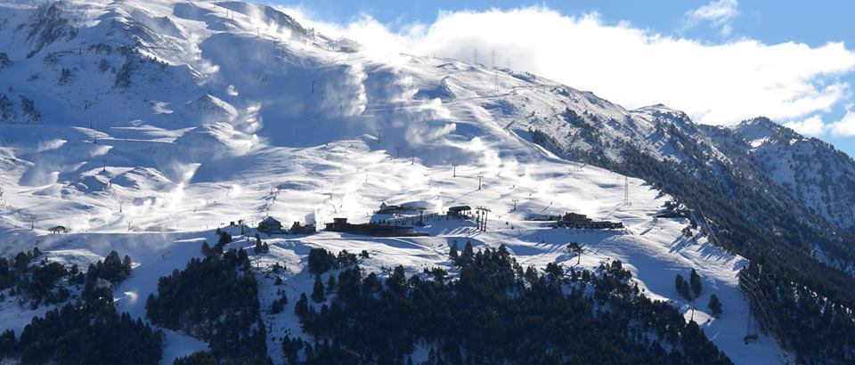 Baqueira Beret abre la temporada de esquí con 27 kilómetros de pistas