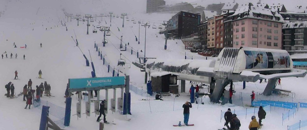 Cientos de esquiadores se 'cuelan' gratis en el TS Pas de la Casa de Grandvalira