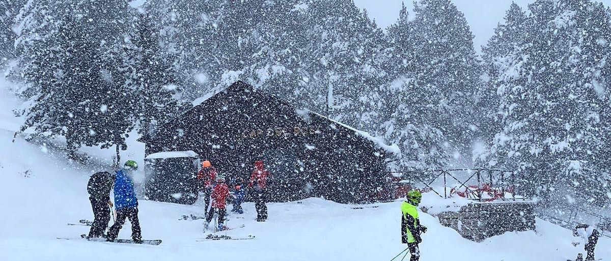 Gran afluencia de esquiadores a Masella en su primer fin de semana de apertura